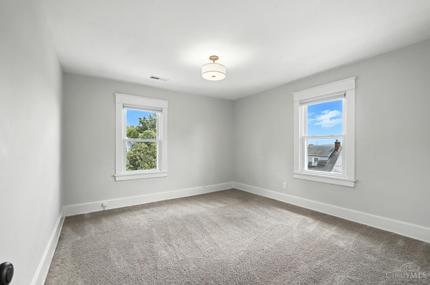 5635 Ridge Avenue Cincinnati, OH 45213 - Photo 21 of 35 Gallery Image 21