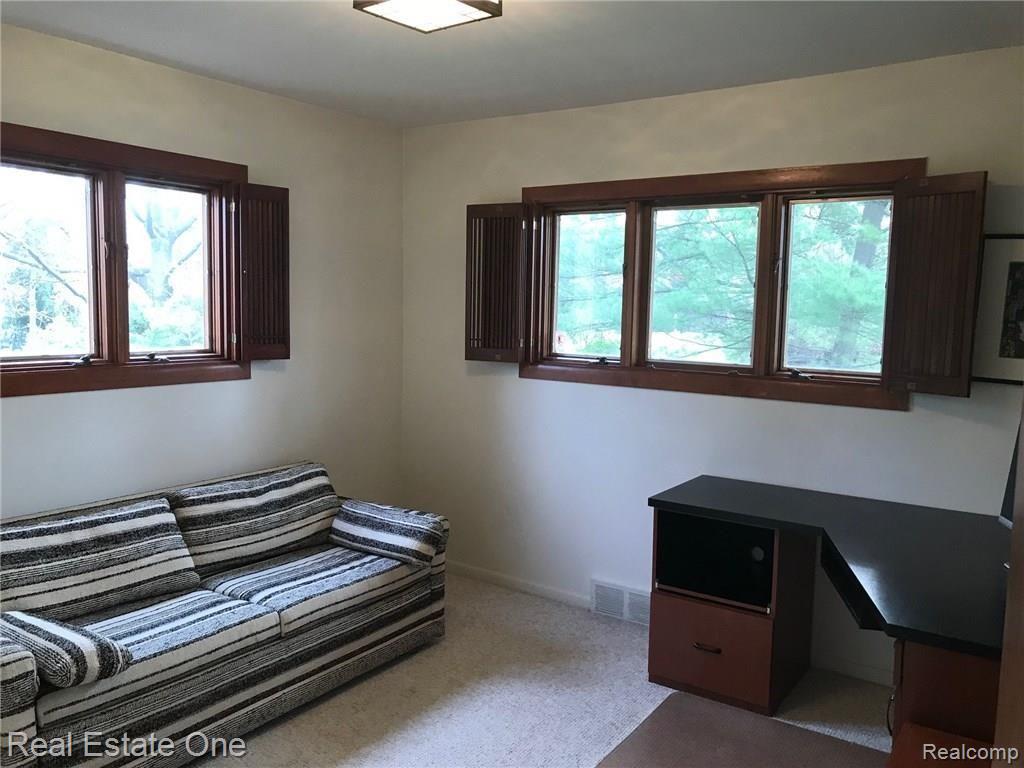 28353 Quail Hollow Road Farmington Hills, MI 48331 - Photo 26 of 31