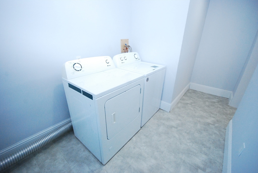 22 Eleanor Road Springfield, MA 01108 - Photo 13 of 42