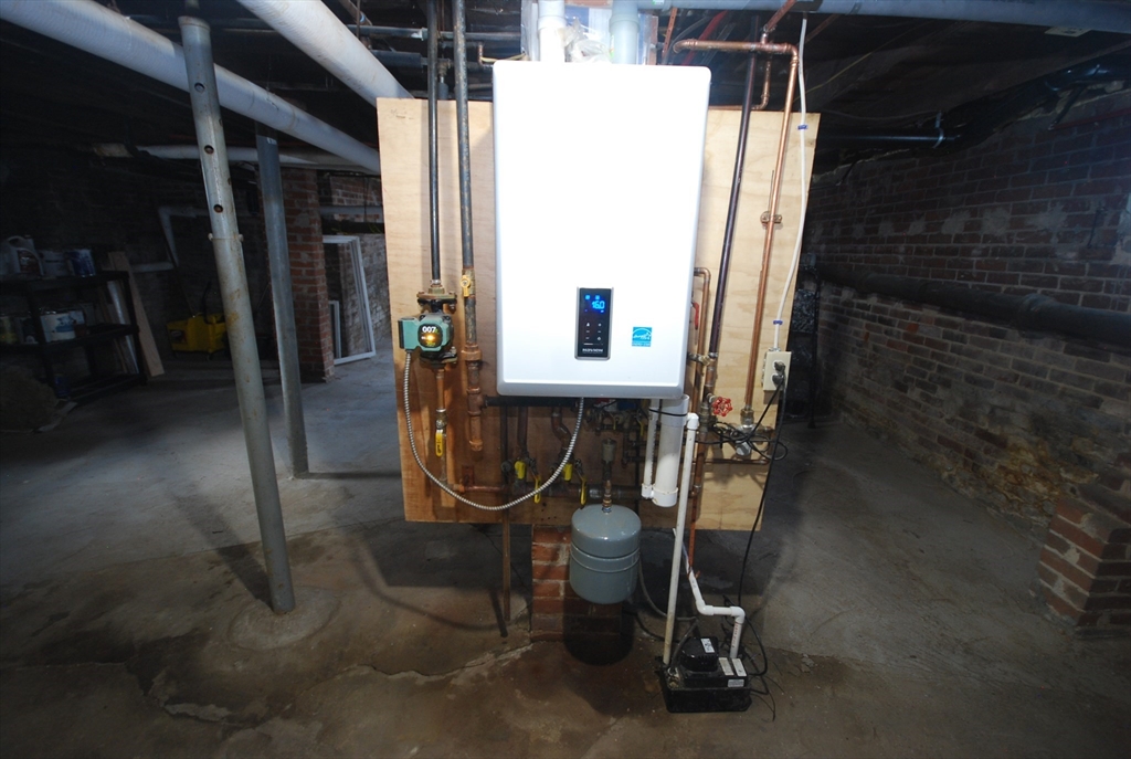 22 Eleanor Road Springfield, MA 01108 - Photo 38 of 42