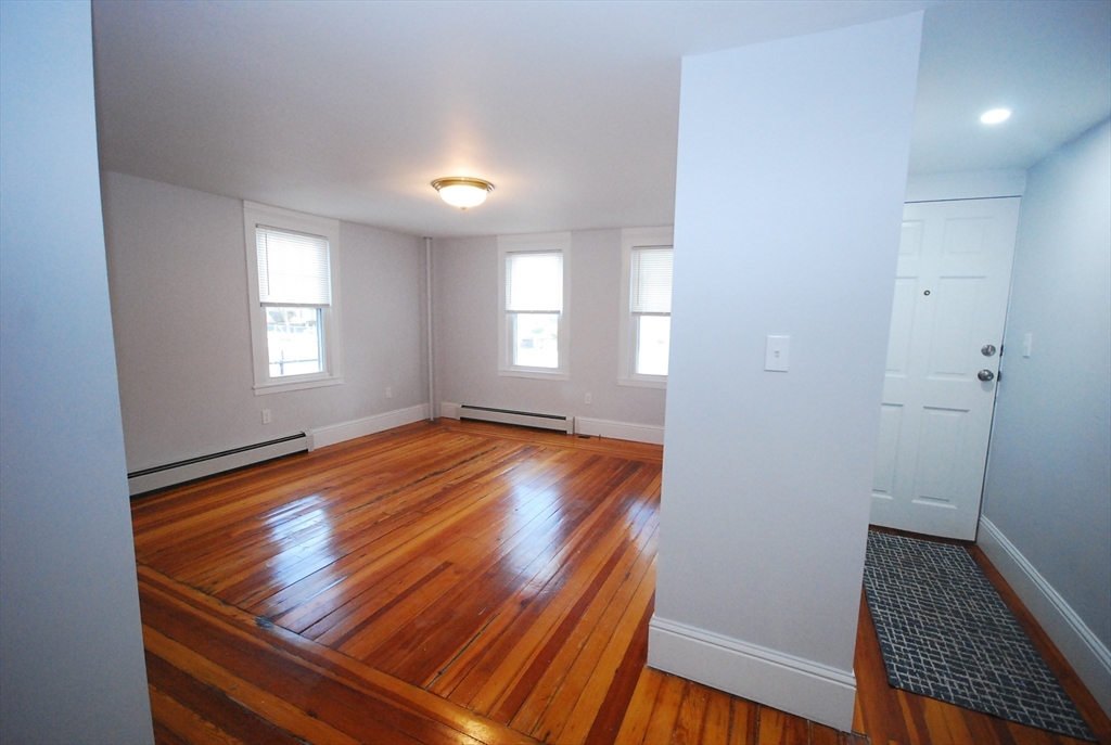 22 Eleanor Road Springfield, MA 01108 - Photo 4 of 42