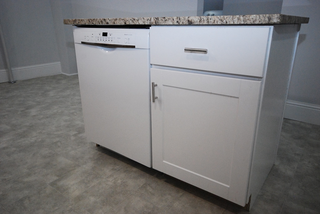 22 Eleanor Road Springfield, MA 01108 - Photo 9 of 42