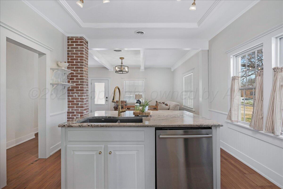 2007 6th Avenue Canyon, TX 79015 - Photo 10 of 33 a kitchen with a sink and a window