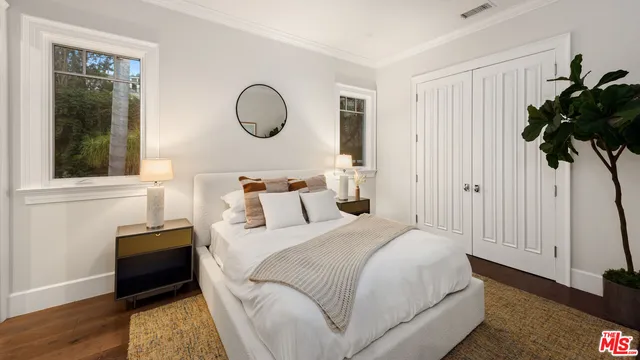 $25,000 | 1836 Laurel Canyon Boulevard, Unit 2, Los Angeles, CA 90046