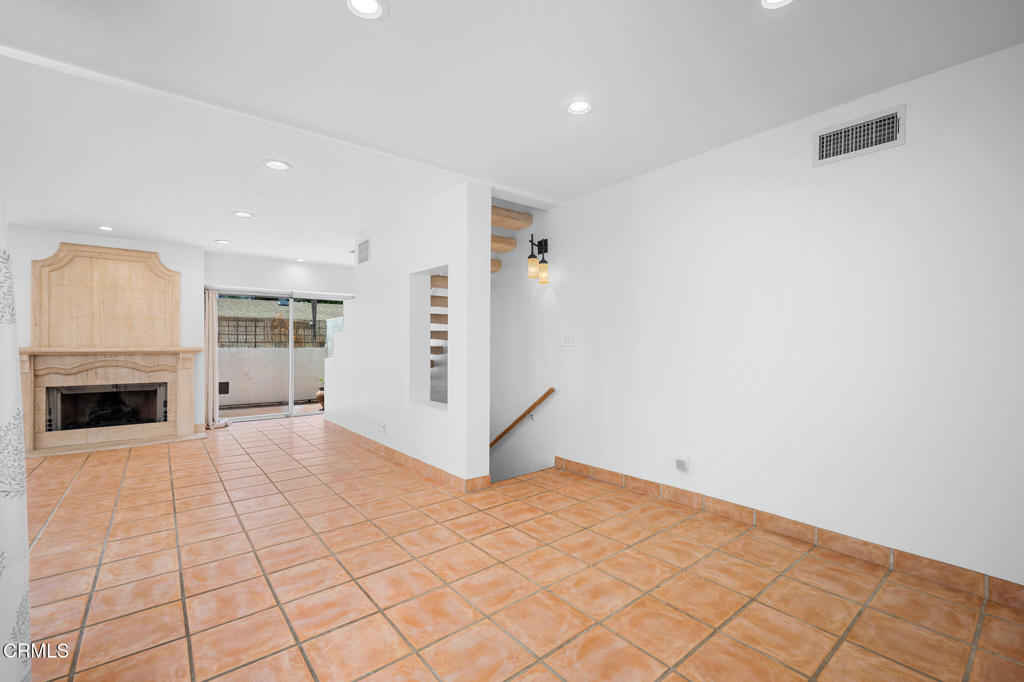 400 Monterey Road, Unit 16 Glendale, CA 91206 - Photo 13 of 42 snaplistla_10