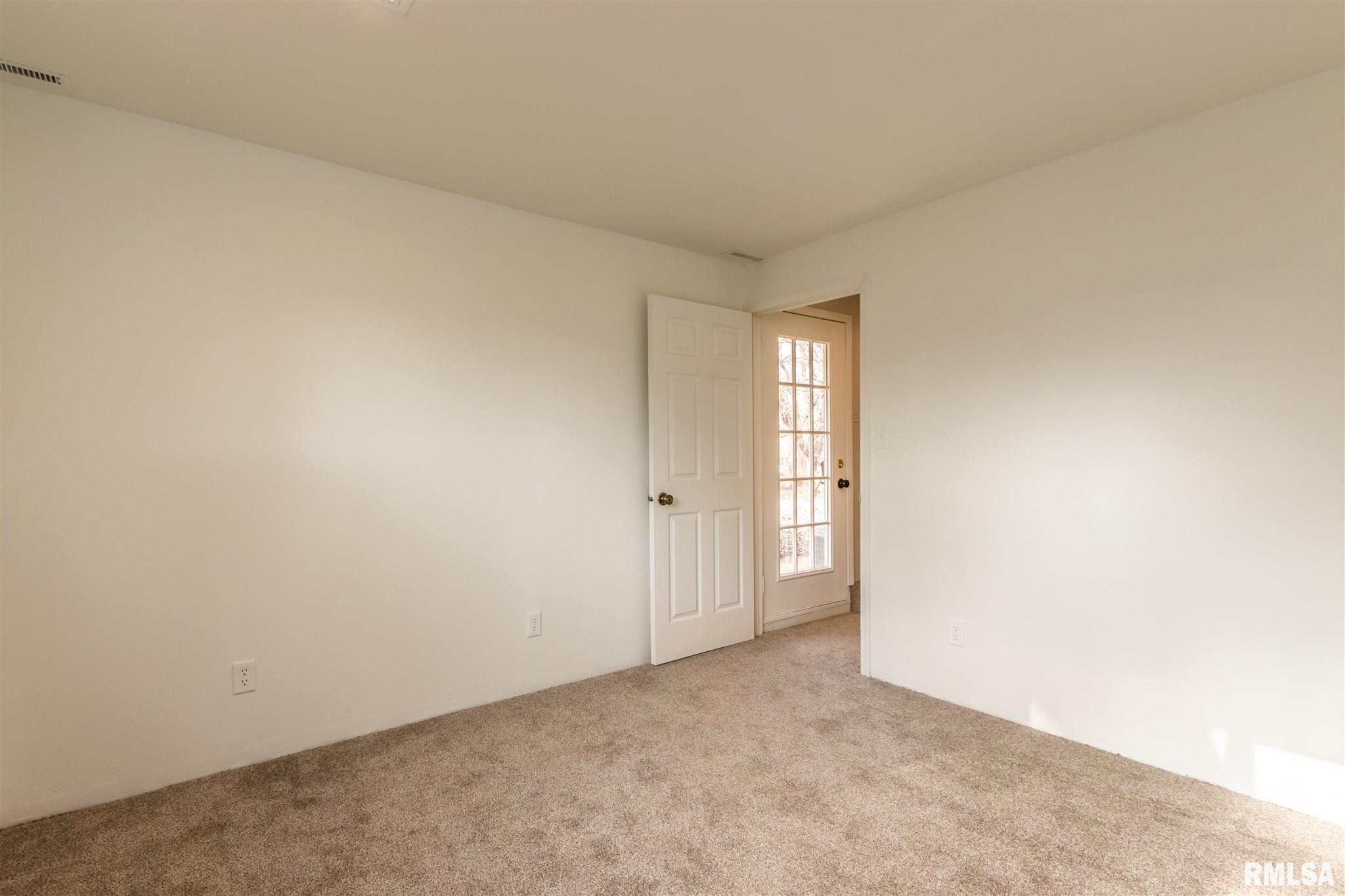 2211 North Ellory Road Peoria, IL 61604 - Photo 18 of 29 Gallery Image 18