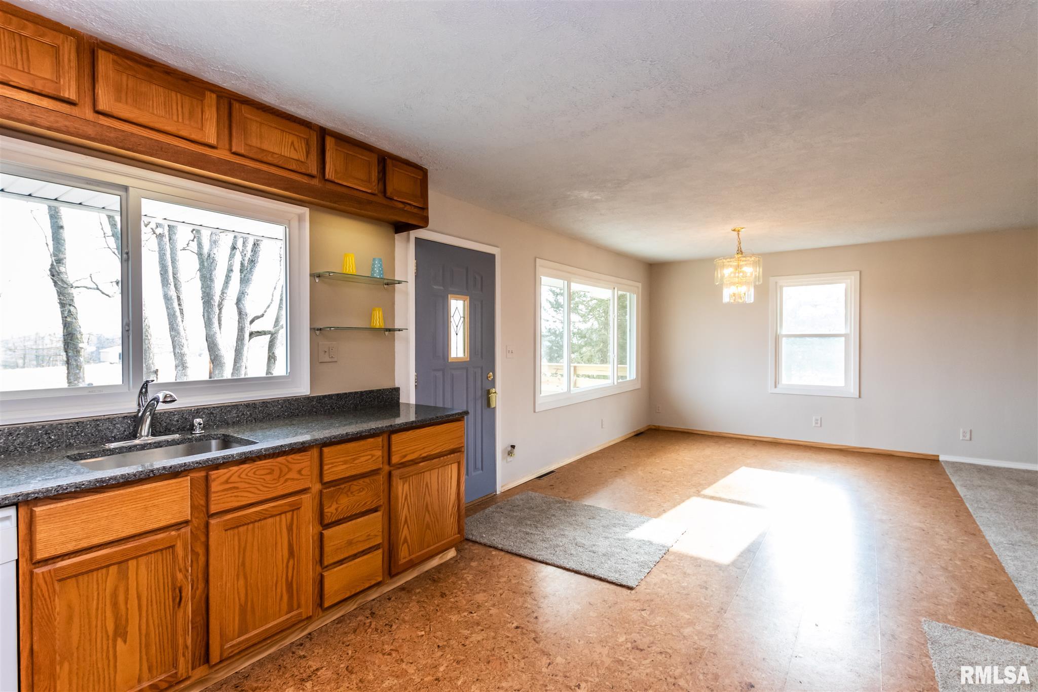 2211 North Ellory Road Peoria, IL 61604 - Photo 9 of 29 Gallery Image 9