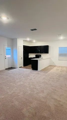 $1,850 | 304 The Bad Way, Jarrell, TX 76537