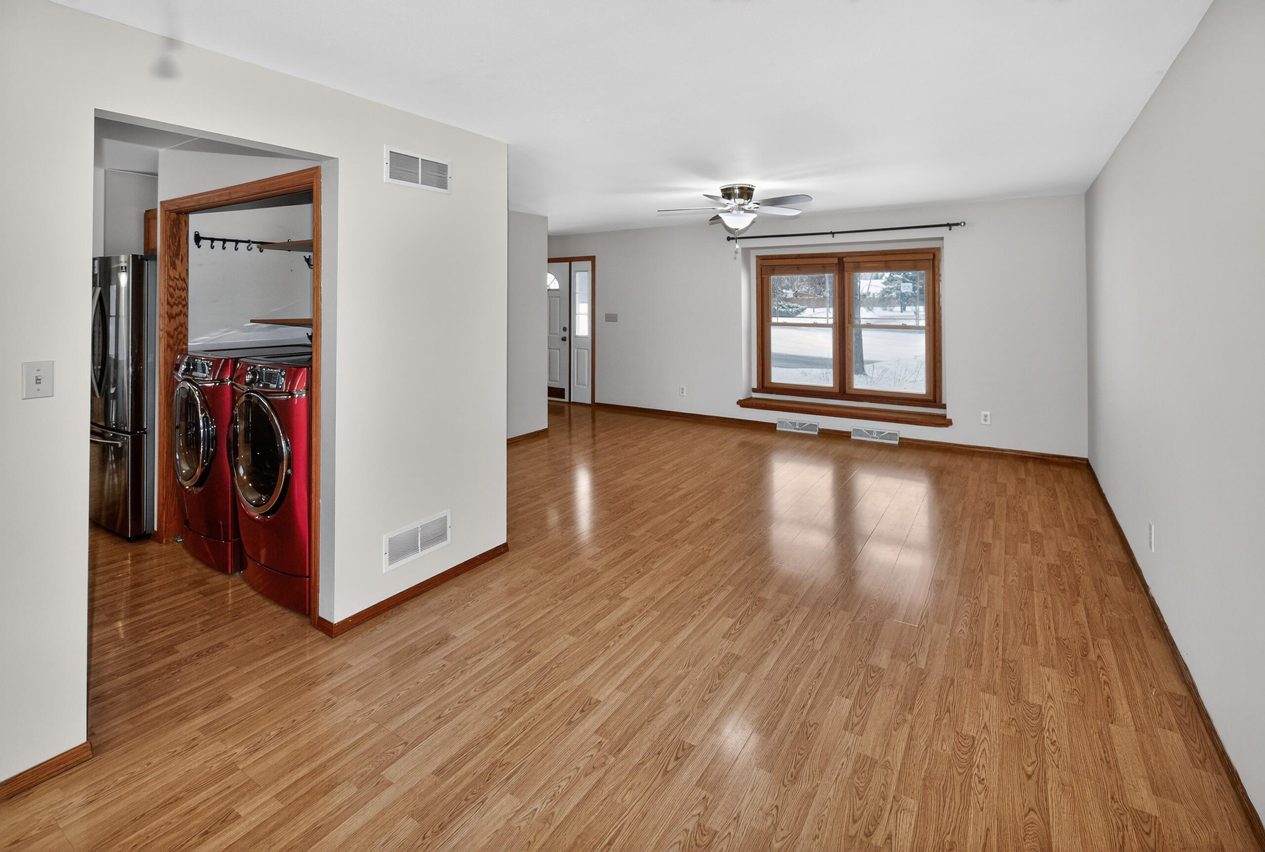 7258 Countryside Court Franklin, WI 53132 - Photo 16 of 36 Dining Room/Living Room