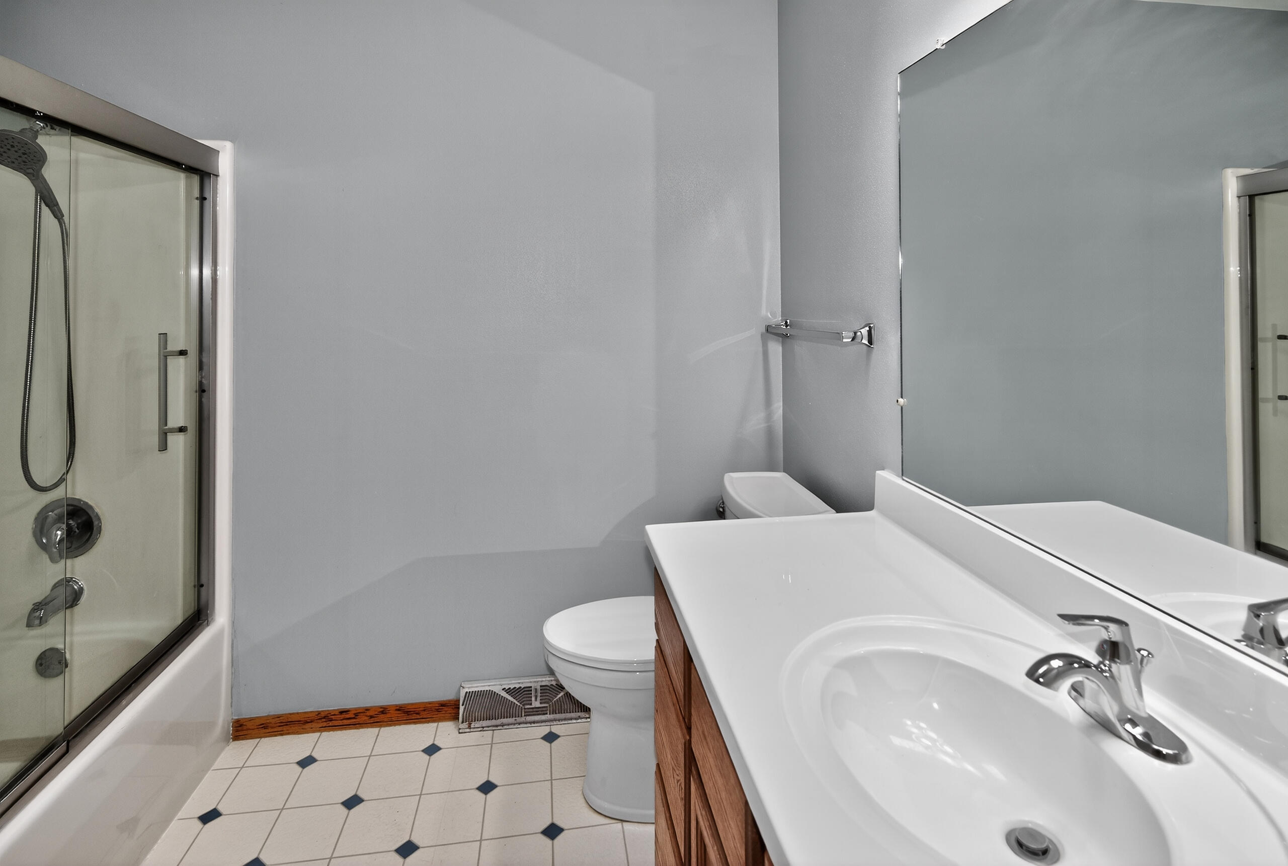 7258 Countryside Court Franklin, WI 53132 - Photo 18 of 36 Full Bath