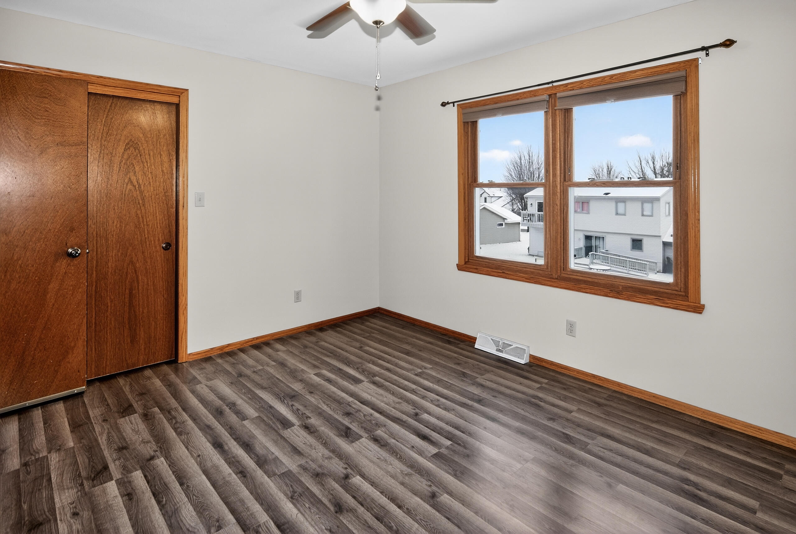 7258 Countryside Court Franklin, WI 53132 - Photo 20 of 36 Bedroom