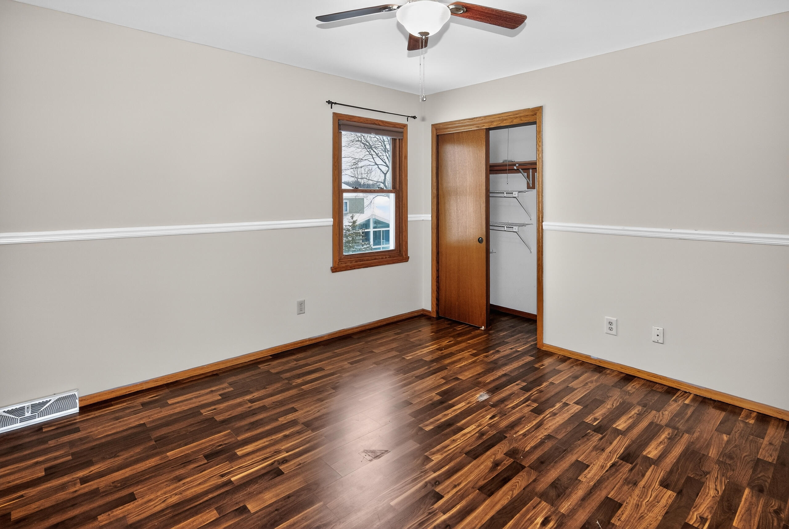 7258 Countryside Court Franklin, WI 53132 - Photo 22 of 36 Bedroom