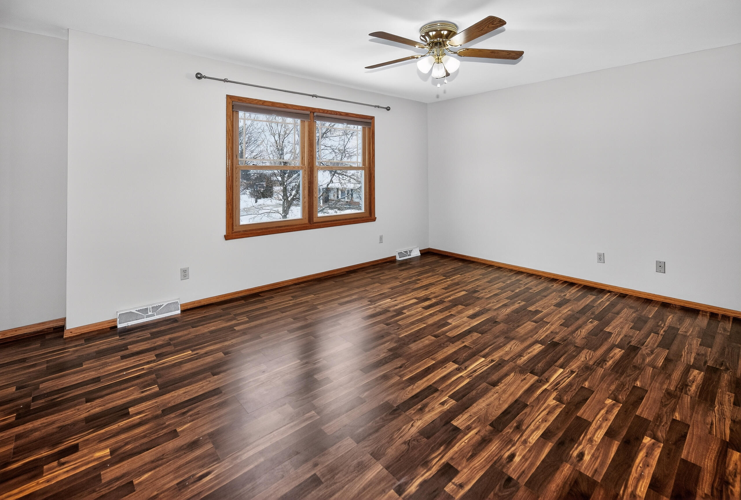 7258 Countryside Court Franklin, WI 53132 - Photo 23 of 36 Bedroom