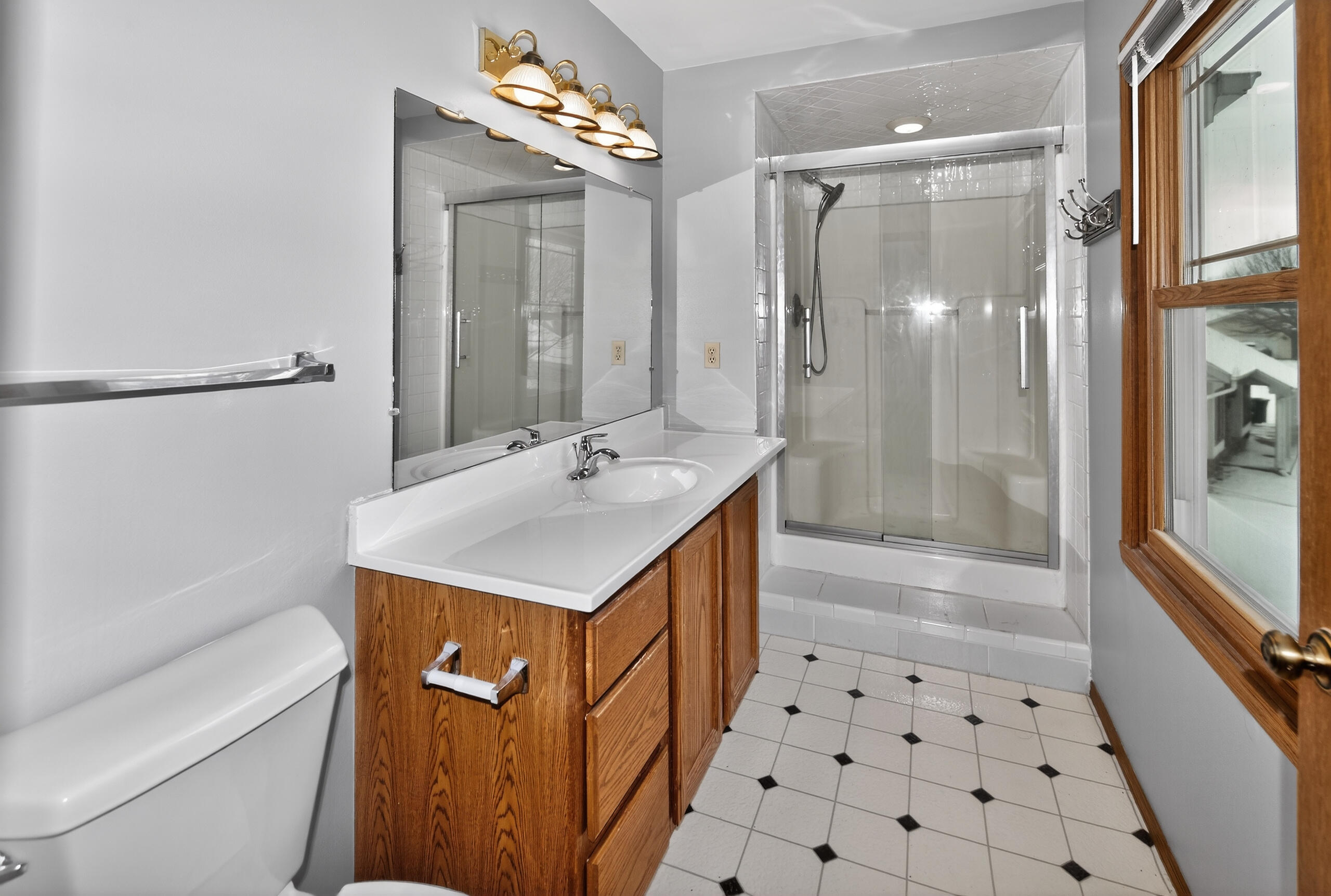 7258 Countryside Court Franklin, WI 53132 - Photo 25 of 36 Full Bath