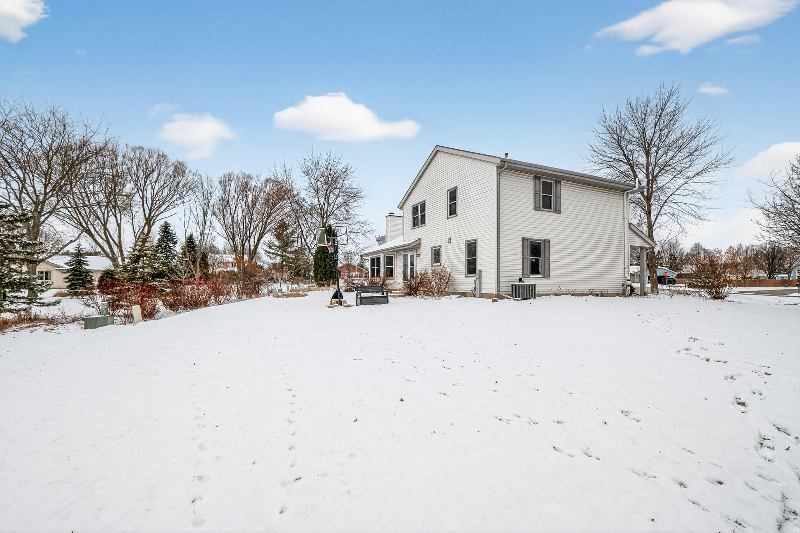 7258 Countryside Court Franklin, WI 53132 - Photo 34 of 36 Yard