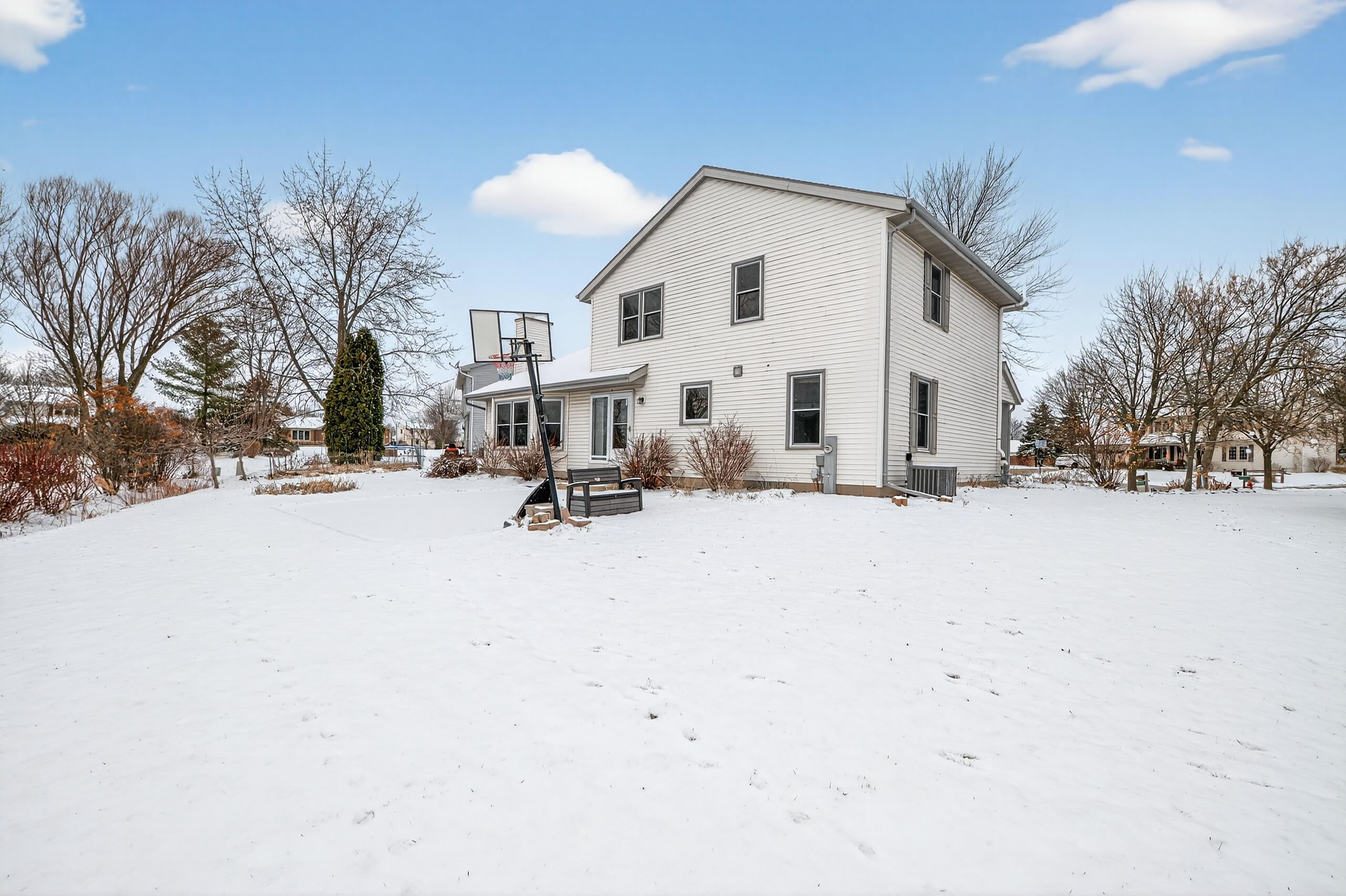 7258 Countryside Court Franklin, WI 53132 - Photo 35 of 36 Yard