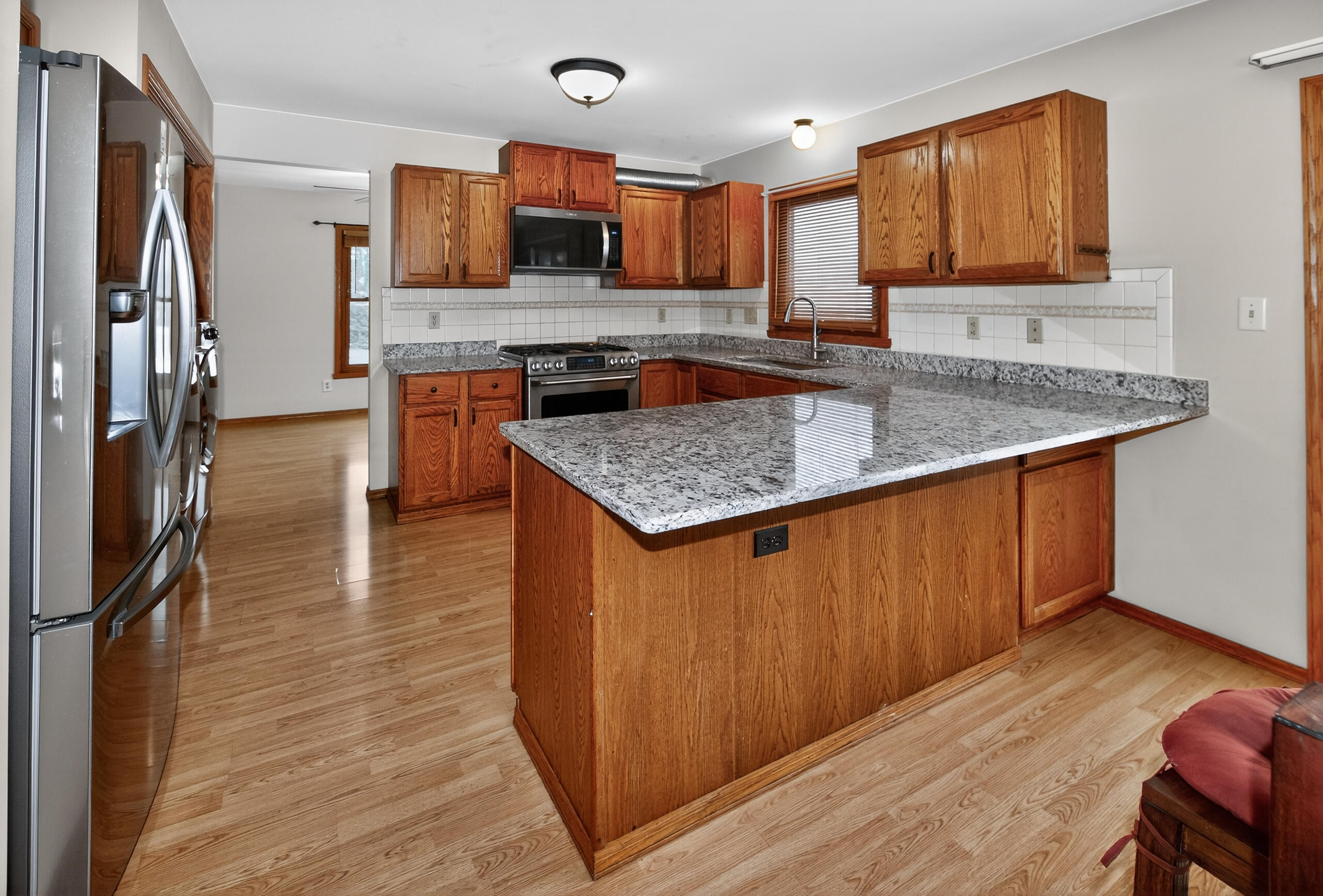 7258 Countryside Court Franklin, WI 53132 - Photo 5 of 36 Kitchen