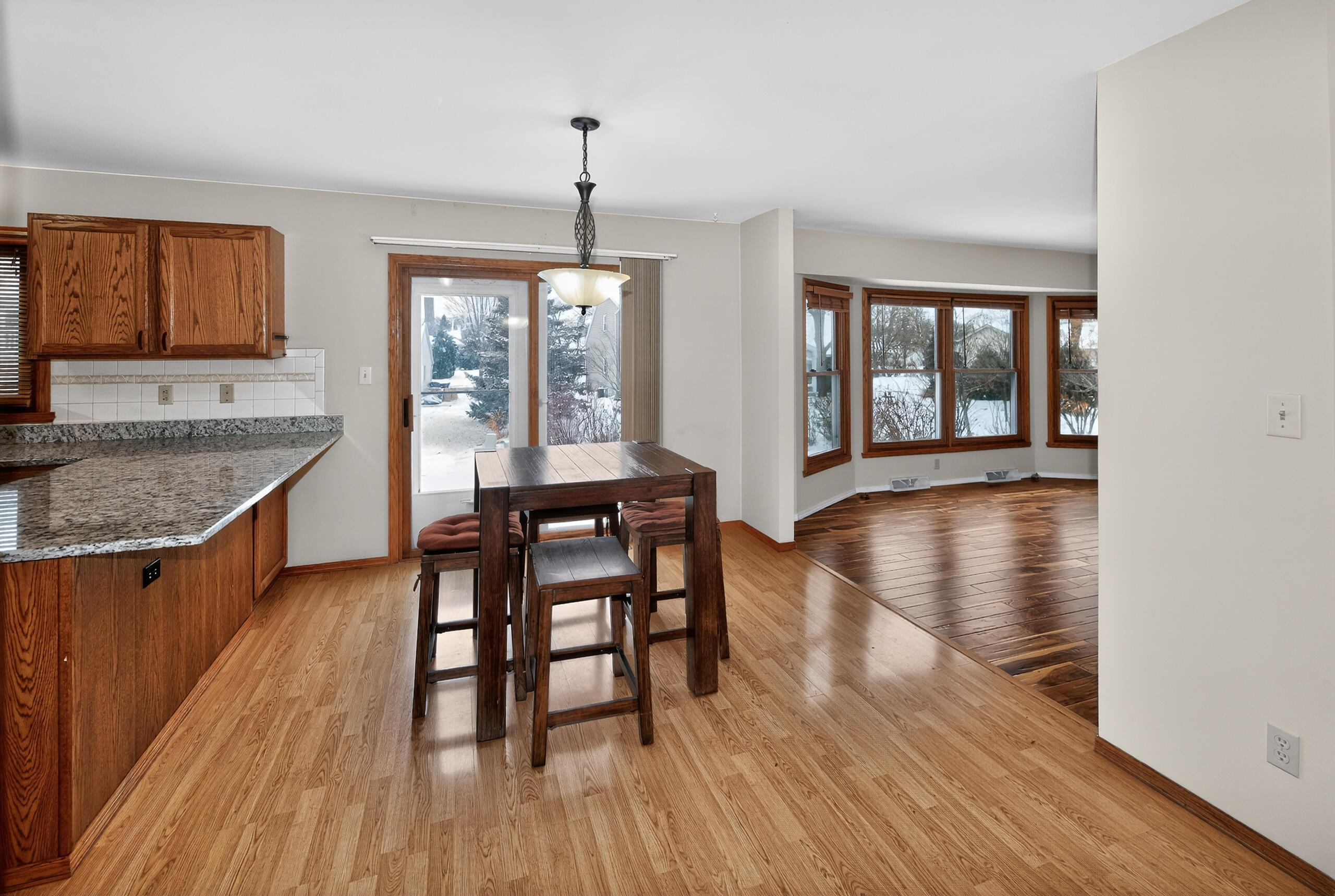 7258 Countryside Court Franklin, WI 53132 - Photo 10 of 36 Dinette