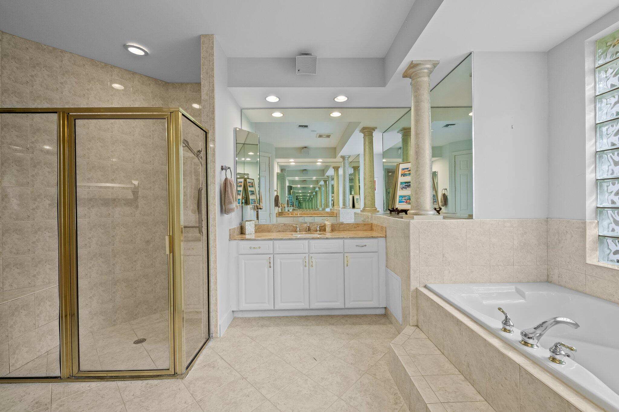 21255 Falls Ridge Way Boca Raton, FL 33428 - Photo 17 of 50 Primary Bathroom