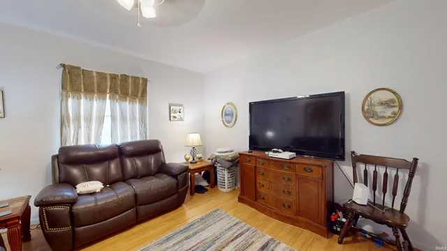 $110,000 | 2412 South B Street, Elwood, IN 46036