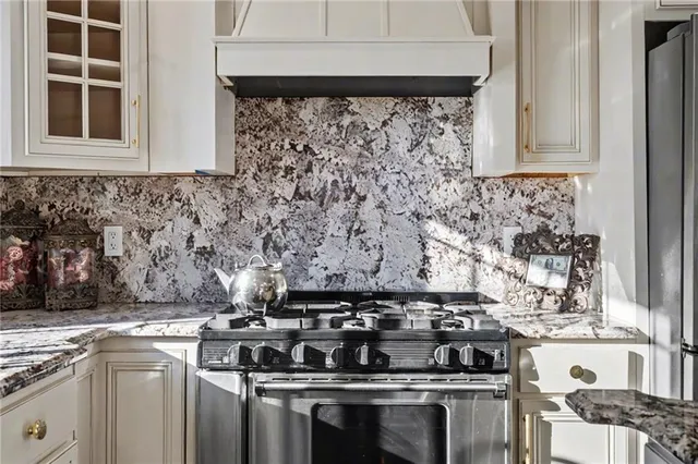 $527,000 | 8430 Kickapoo Street, De Soto, KS 66018