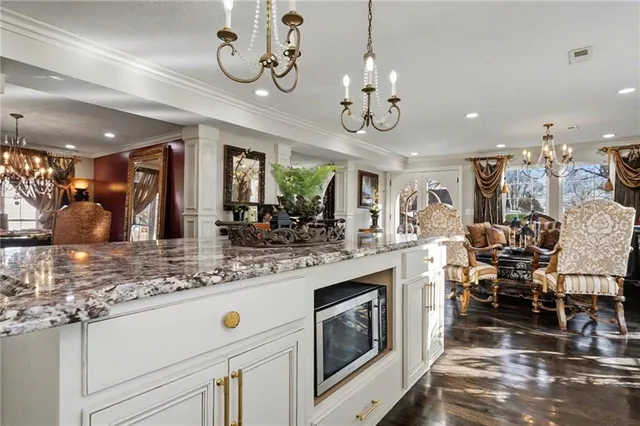 $527,000 | 8430 Kickapoo Street, De Soto, KS 66018