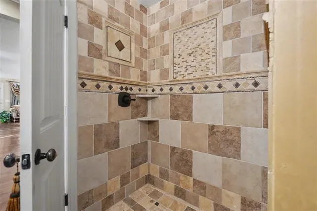 $527,000 | 8430 Kickapoo Street, De Soto, KS 66018