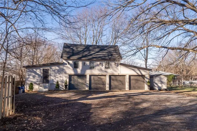 $527,000 | 8430 Kickapoo Street, De Soto, KS 66018