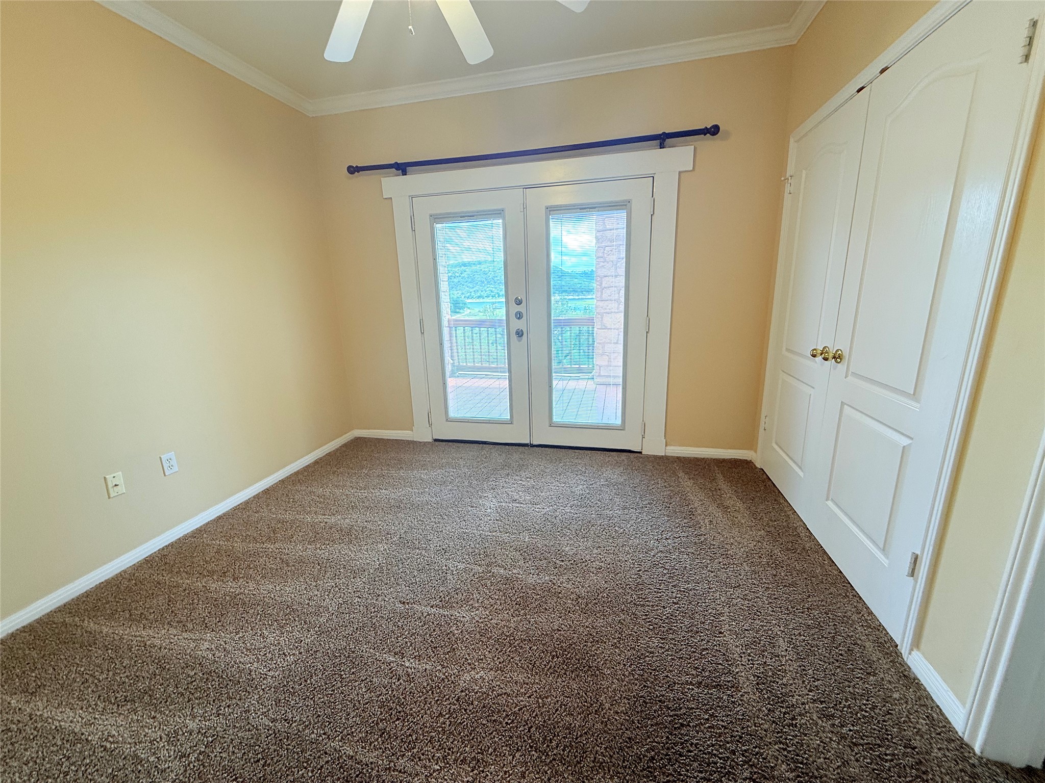 13612 Bullick Hollow Road Austin, TX 78726 - Photo 23 of 34 a view of livingroom with front door