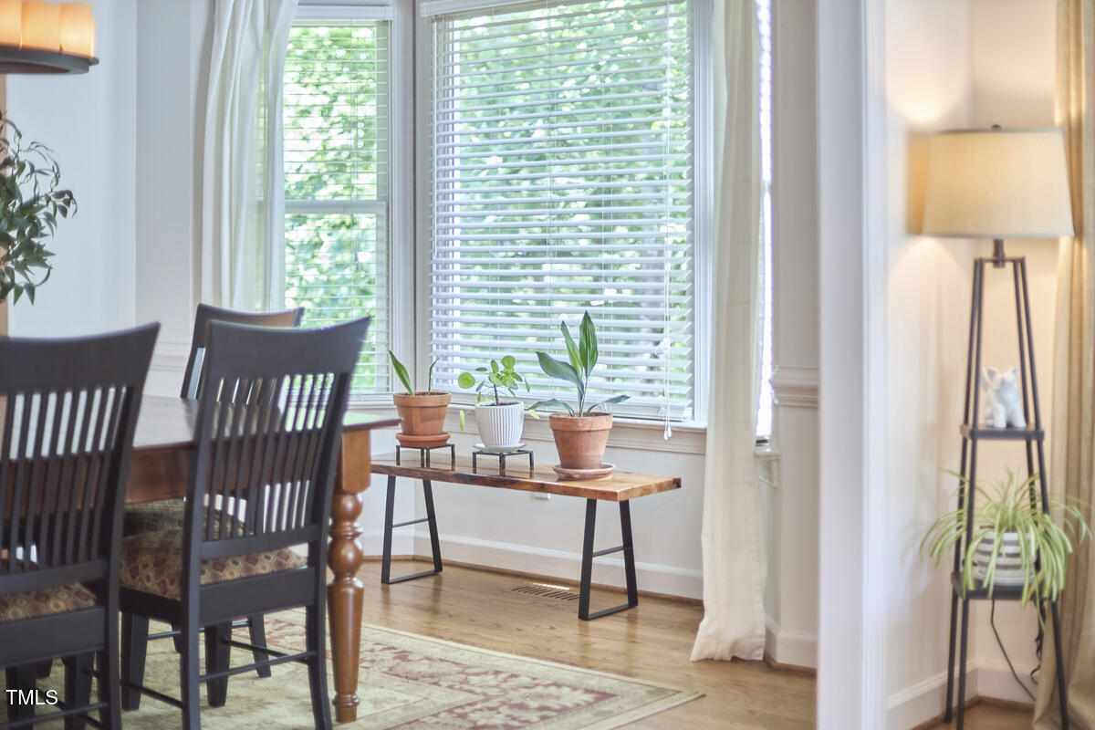 407 Crickentree Drive Cary, NC 27518 - Photo 13 of 78 084