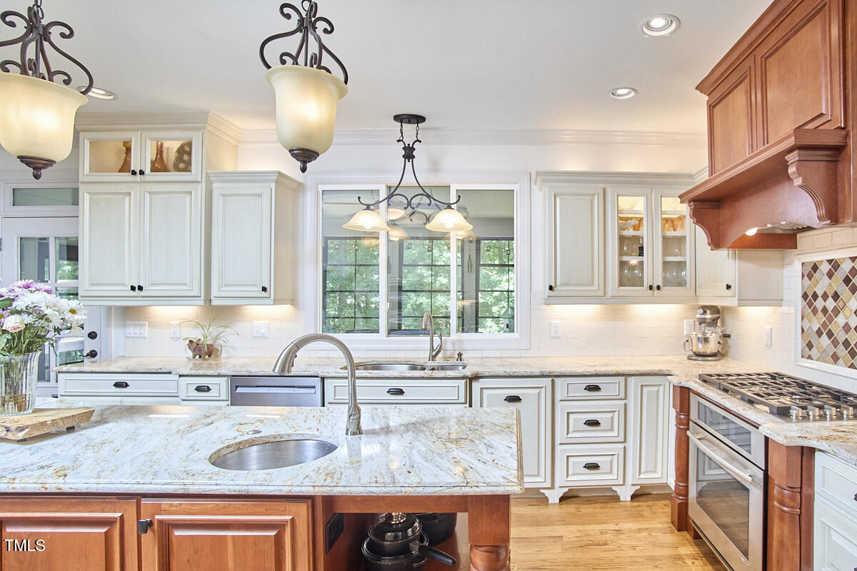 407 Crickentree Drive Cary, NC 27518 - Photo 24 of 78 036