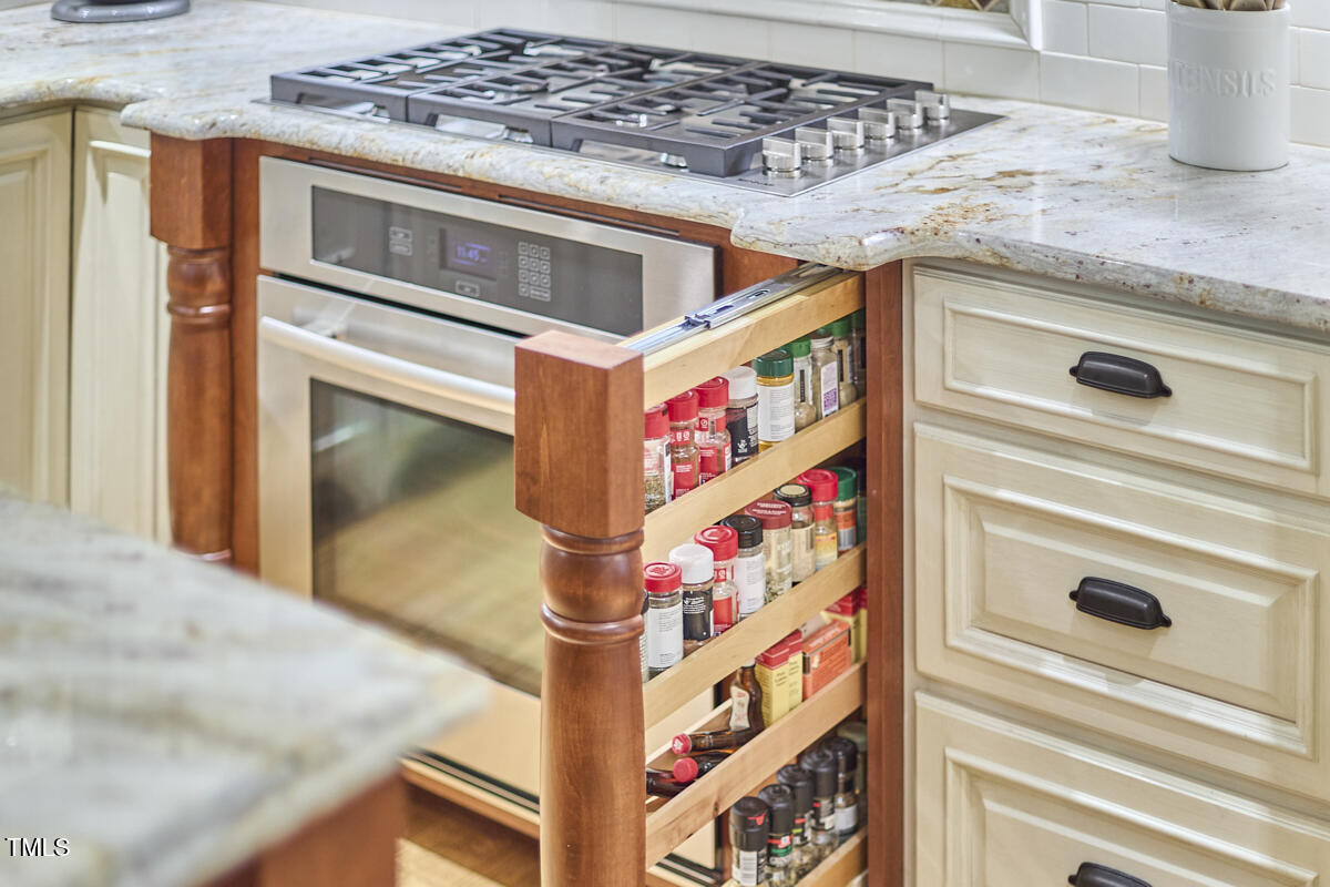 407 Crickentree Drive Cary, NC 27518 - Photo 25 of 78 069