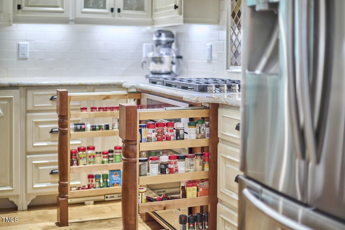 407 Crickentree Drive Cary, NC 27518 - Photo 26 of 78 067