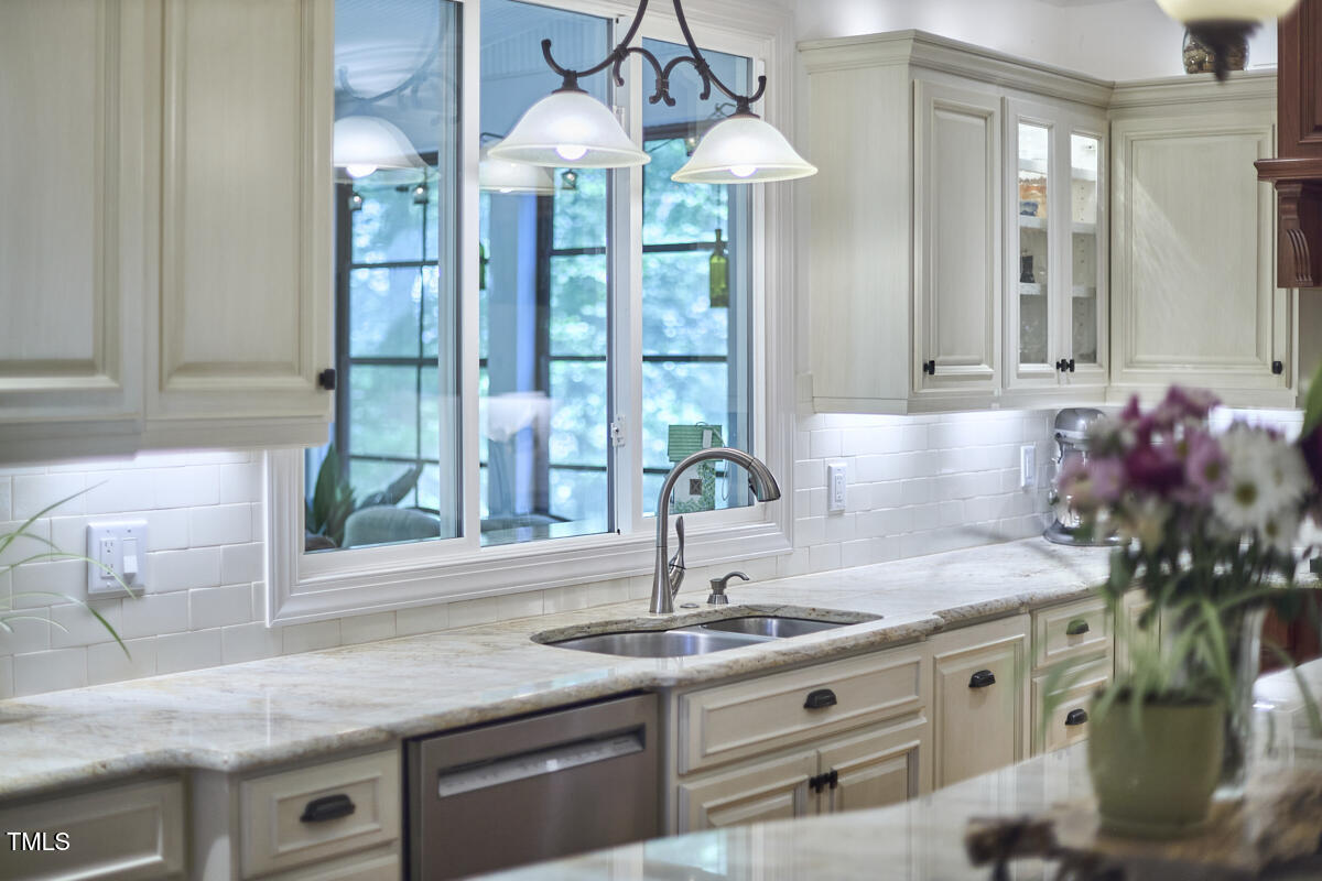 407 Crickentree Drive Cary, NC 27518 - Photo 30 of 78 058