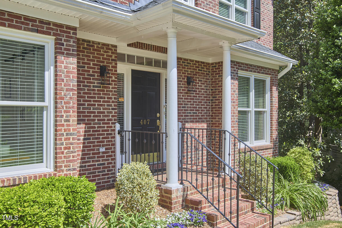 407 Crickentree Drive Cary, NC 27518 - Photo 3 of 78 011
