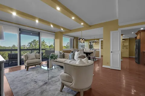 $345,000 | 49 Briar Hollow Lane, Unit 504, Houston, TX 77027