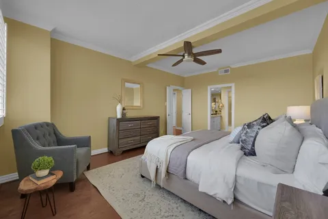$345,000 | 49 Briar Hollow Lane, Unit 504, Houston, TX 77027