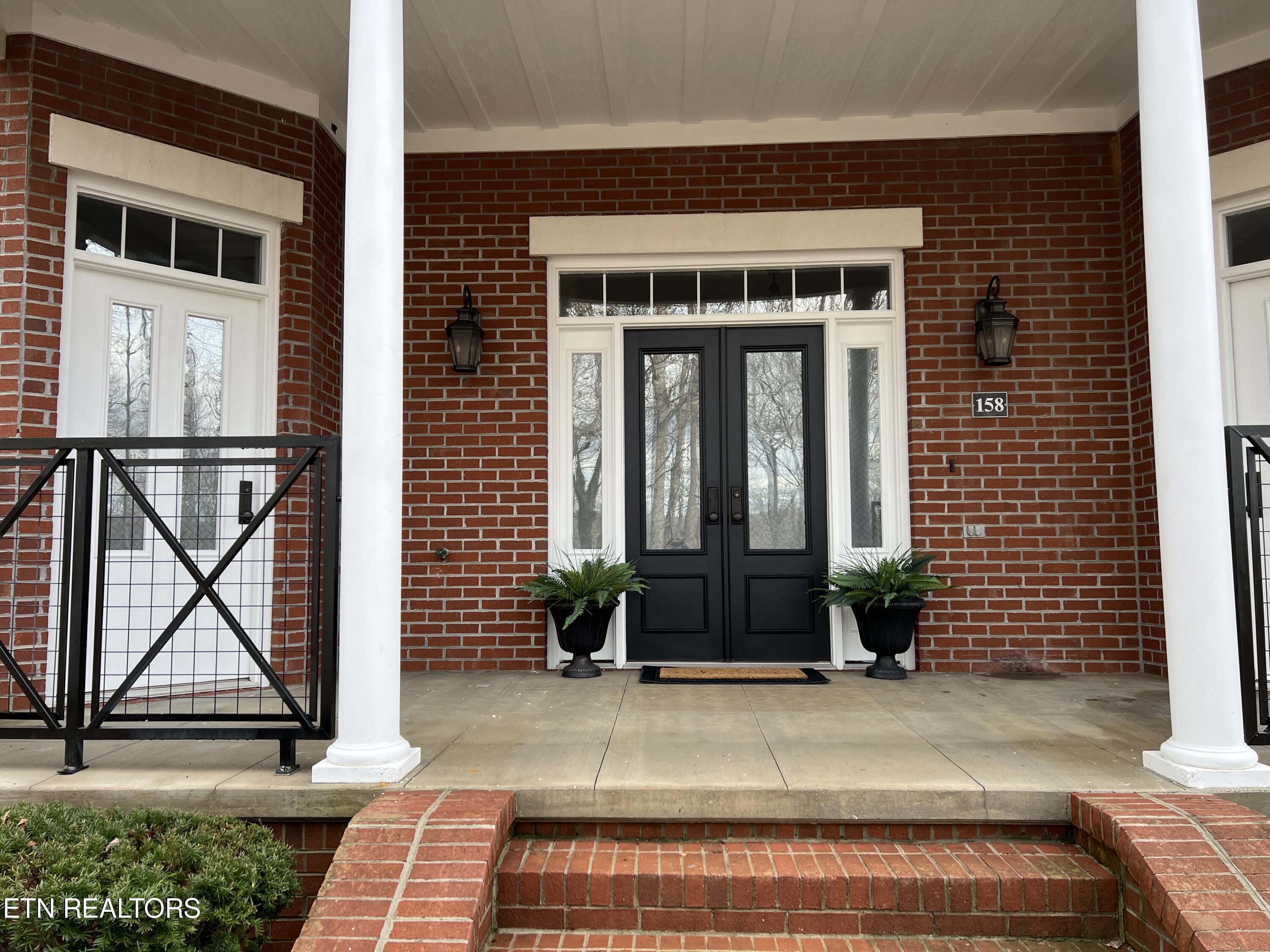 158 Clay Gate