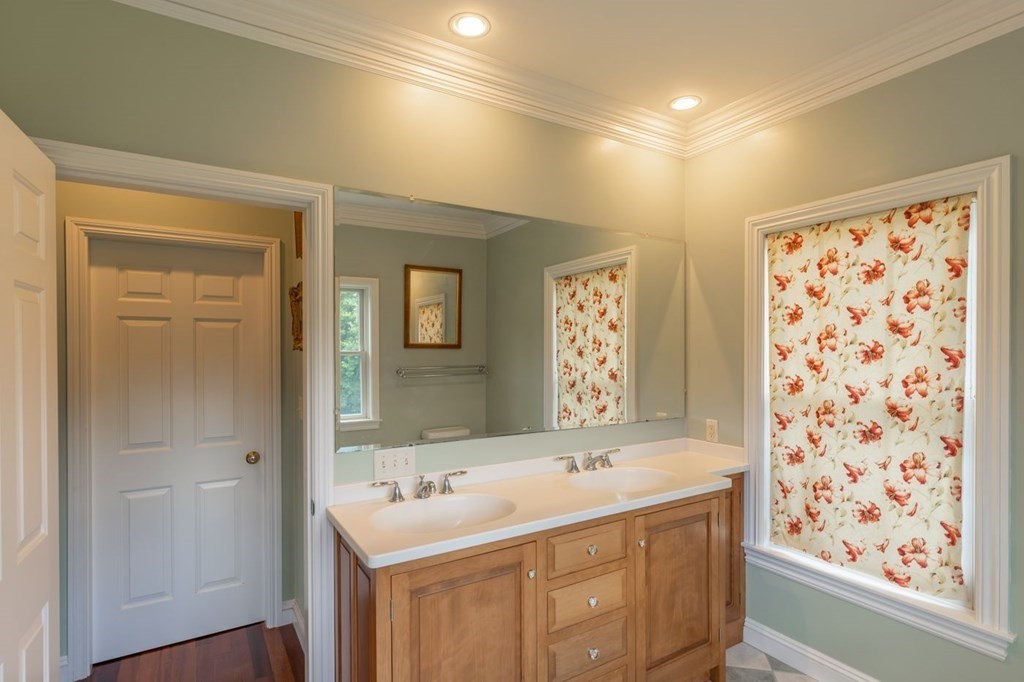 203 Podunk Road Sturbridge, MA 01566 - Photo 11 of 35