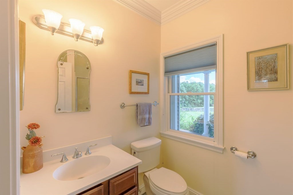 203 Podunk Road Sturbridge, MA 01566 - Photo 19 of 35