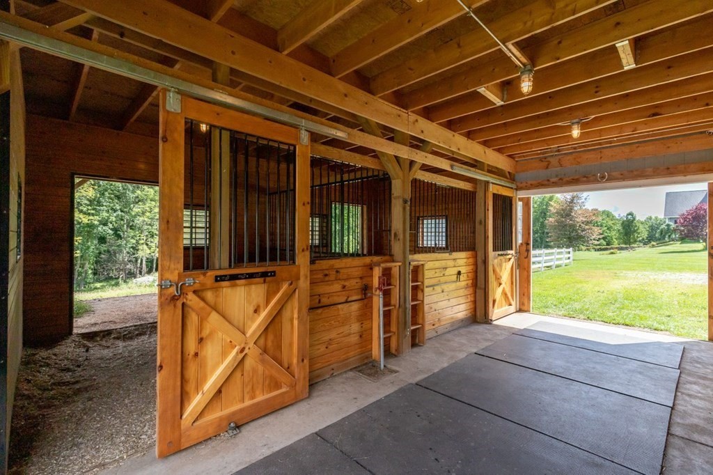 203 Podunk Road Sturbridge, MA 01566 - Photo 27 of 35