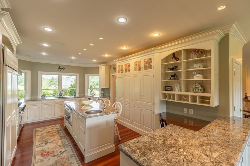 203 Podunk Road Sturbridge, MA 01566 - Photo 4 of 35