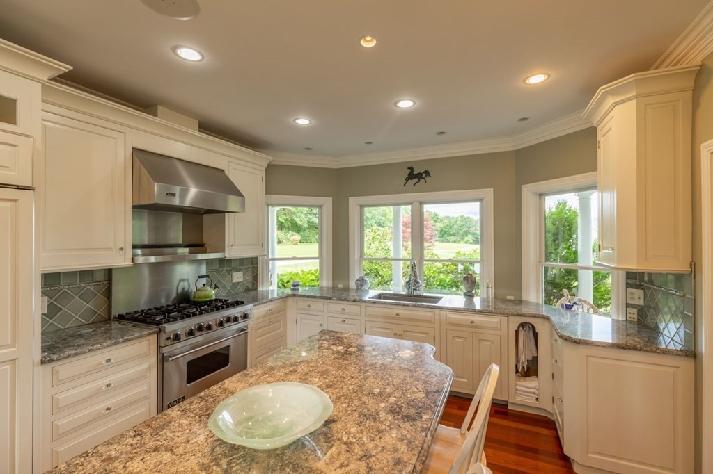 203 Podunk Road Sturbridge, MA 01566 - Photo 5 of 35