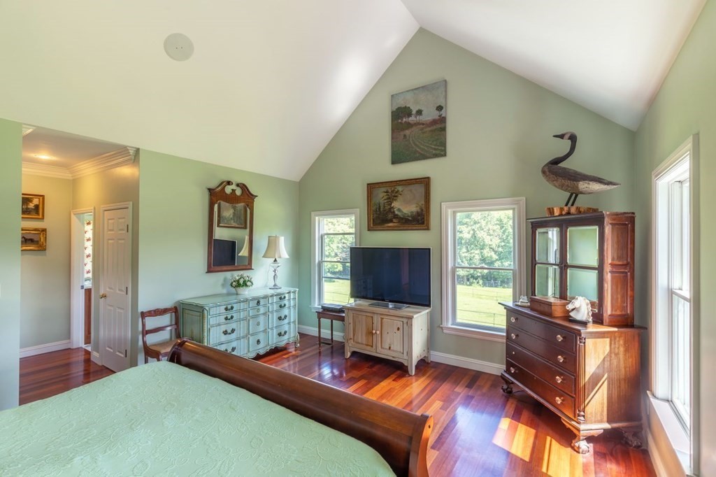 203 Podunk Road Sturbridge, MA 01566 - Photo 10 of 35