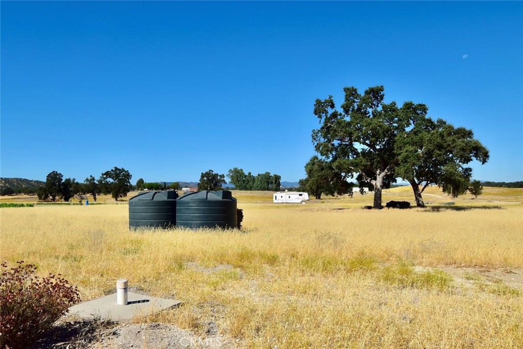 68202 Interlake Road Bradley, CA 93426 - Photo 1 of 1 a swimming pool with an outdoor space