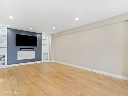 $695,000 | 2 Putnam Hill, Unit 1A, Greenwich, CT 06830