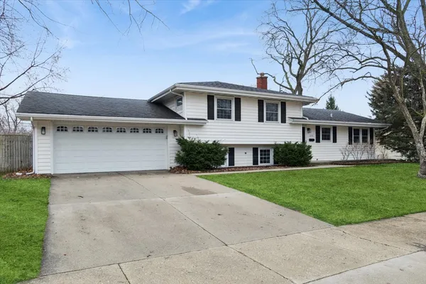 $539,900 | 308 Tamarack Avenue, Naperville, IL 60540