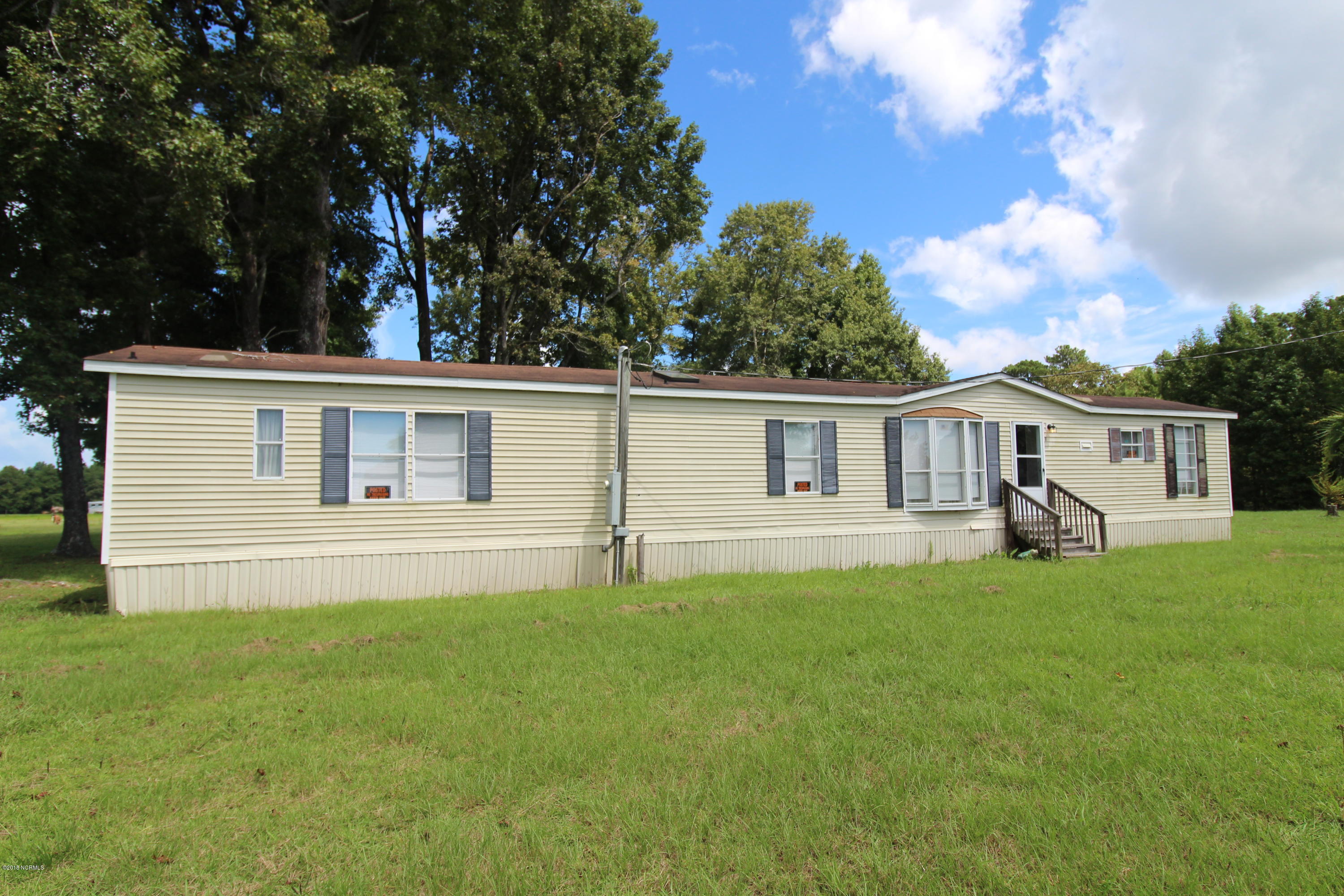122 Butler Lane Hubert, NC 28539 - Photo 1 of 19 IMG_5791