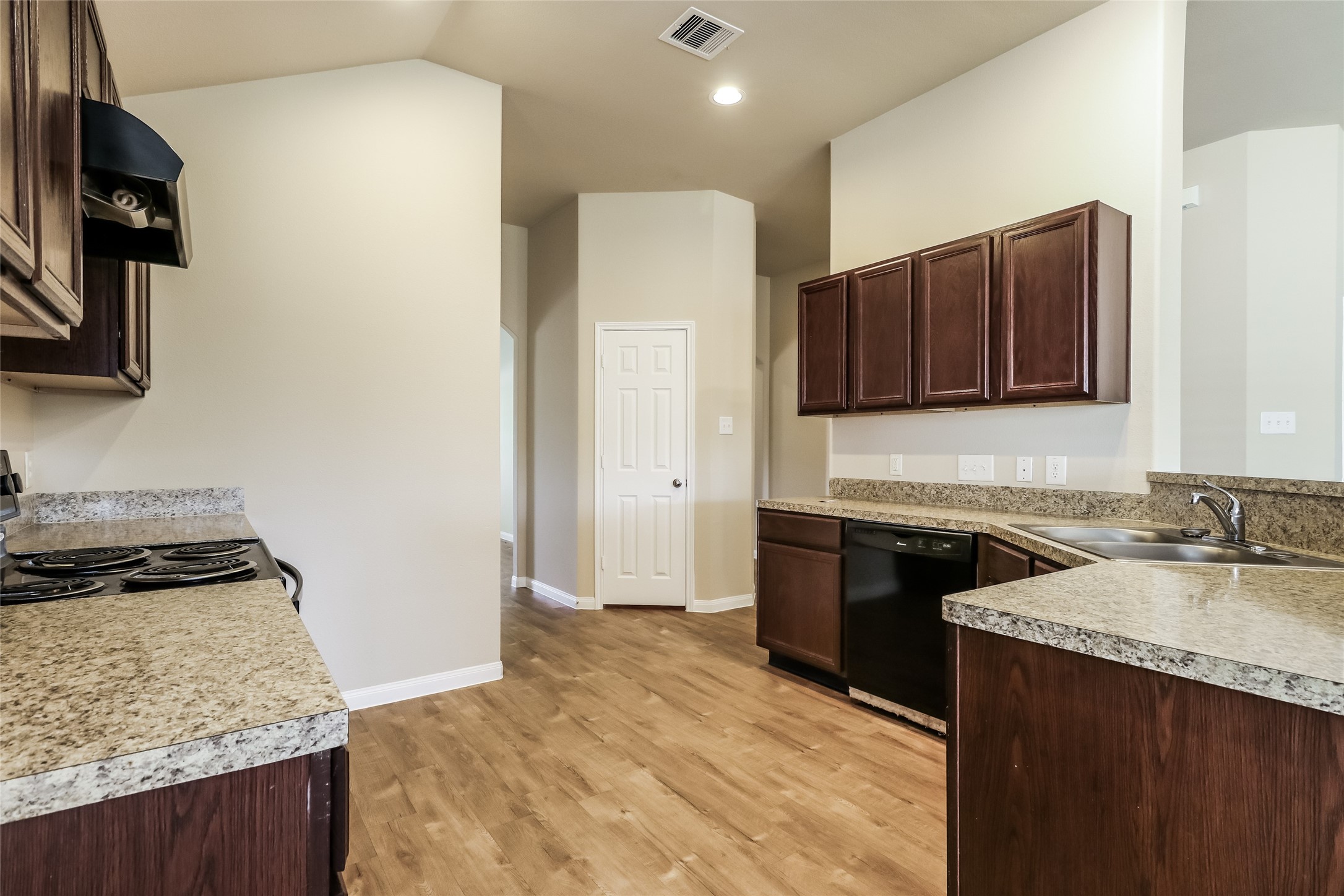 12513 Walden Road Montgomery, TX 77356 - Photo 8 of 15