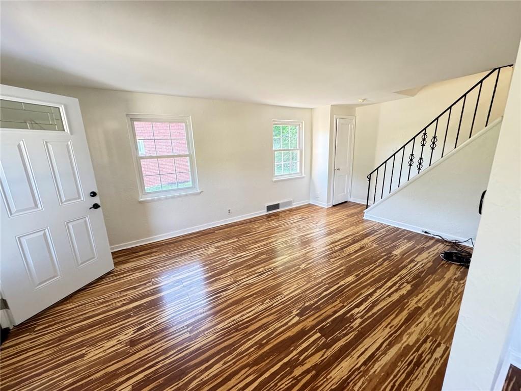 514 Weyman Road Pittsburgh, PA 15236 - Photo 5 of 24 Gallery Image 5